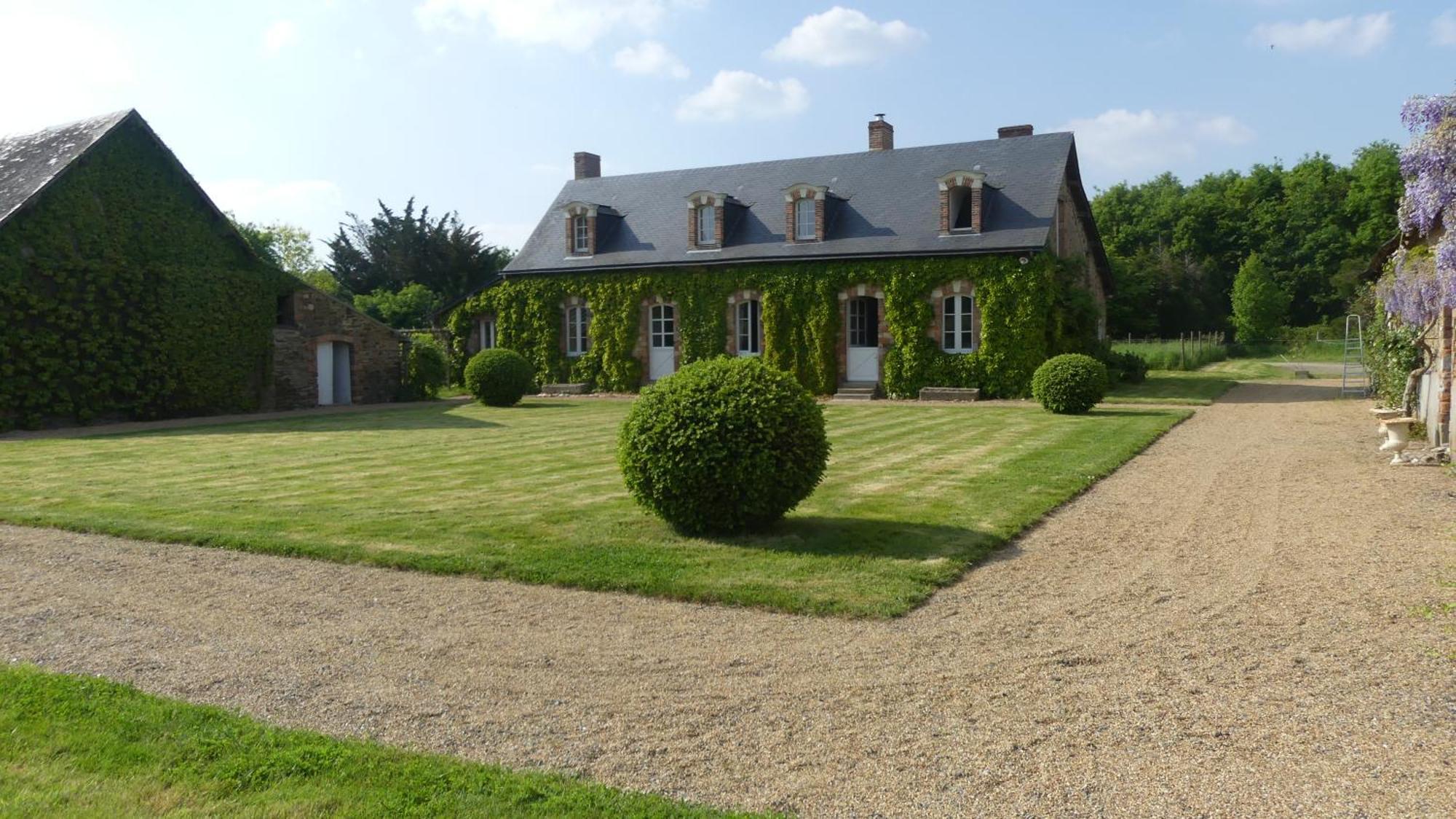 La Petite Lande Bed & Breakfast Ménil Exterior photo